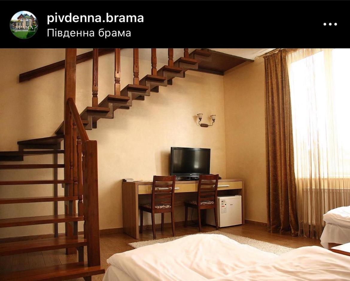 Pivdenna Brama Хмельницкий Экстерьер фото