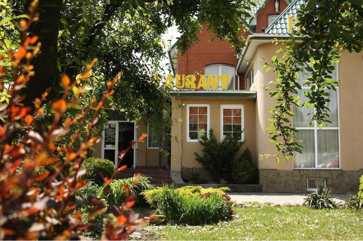 Pivdenna Brama Хмельницкий Экстерьер фото